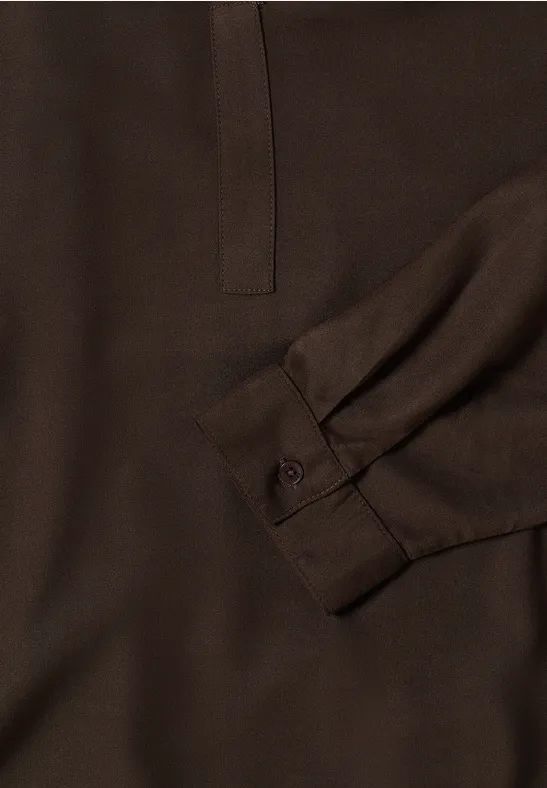 Viskosebluse mit geschlitztem Rundhals