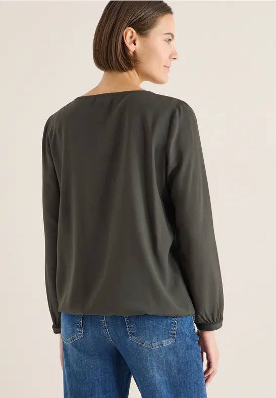Weiche Viskosebluse mit Keyhole-Ausschnitt