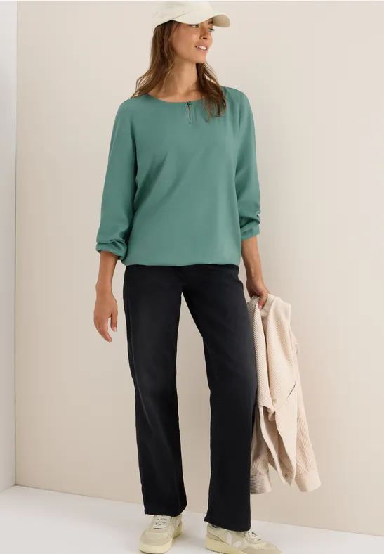 Weiche Viskosebluse mit Keyhole-Ausschnitt