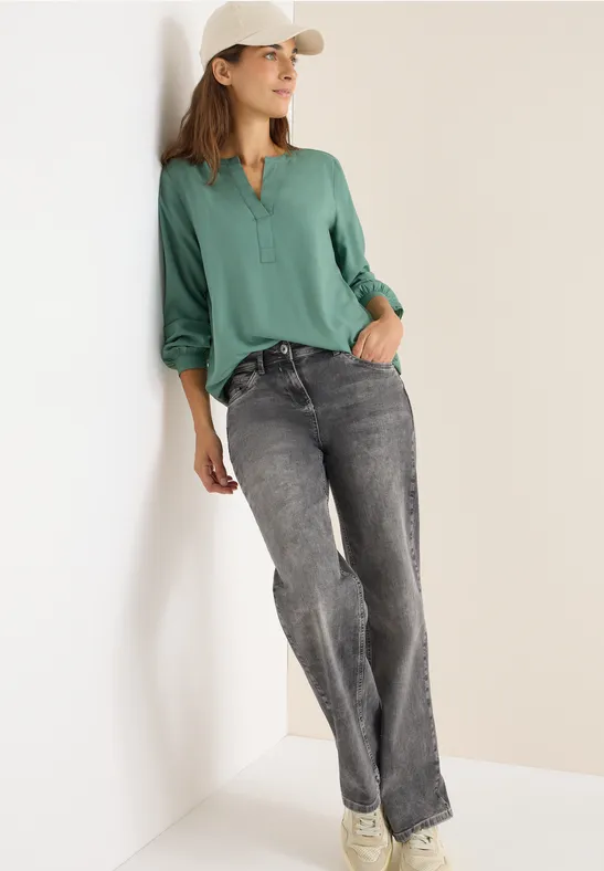 Bluse mit geschlitztem Ausschnitt