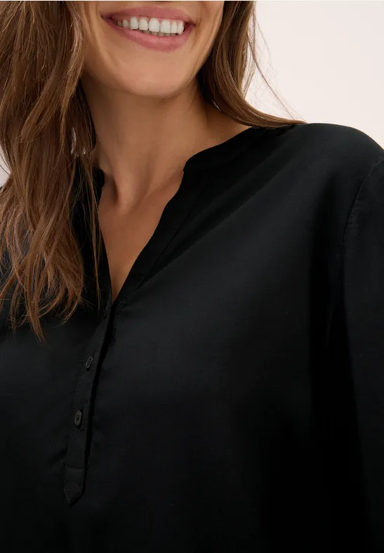 Fließende Tunika mit Split-Neck