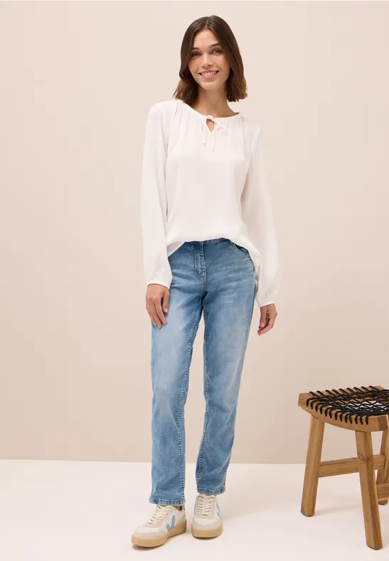 Leichte Crepe-Bluse mit Bindebändern