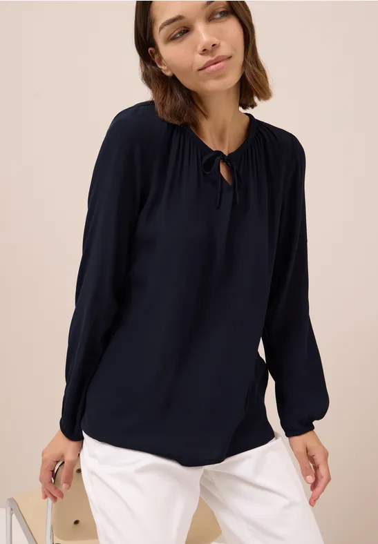 Fließende Krepp-Bluse mit Bindeband