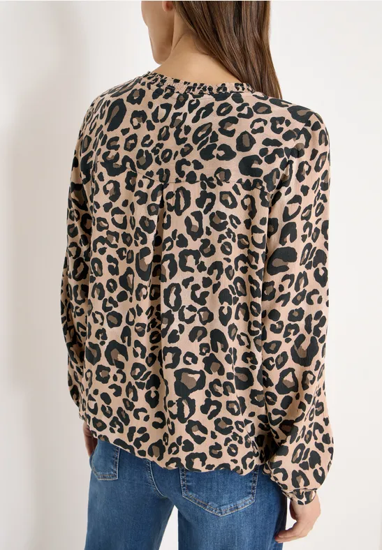 Leopardenmuster-Bluse mit Smok-Ausschnitt