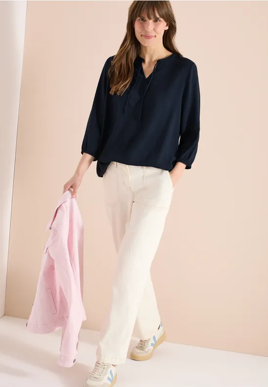 Dobby-Bluse mit geschlitztem Ausschnitt