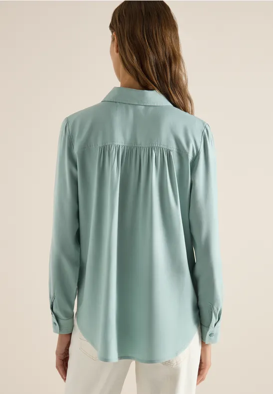 Fließende Hemdbluse aus weicher Viskose