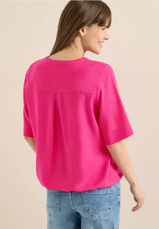Kurzarm-Viskosebluse mit Split-Neck