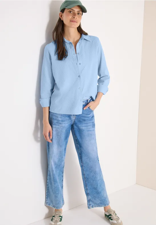 Klassische Seersucker-Bluse mit Knopfleiste