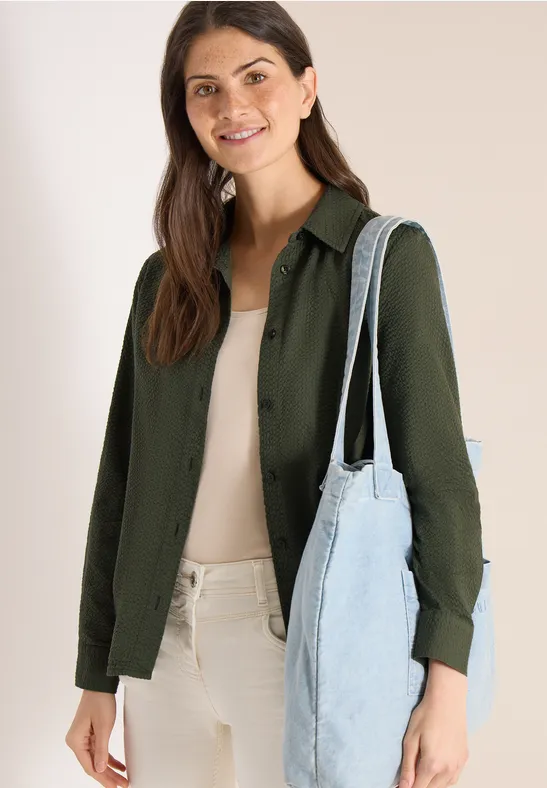 Strukturierte Seersucker-Bluse mit Knopfleiste