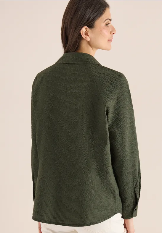 Strukturierte Seersucker-Bluse mit Knopfleiste
