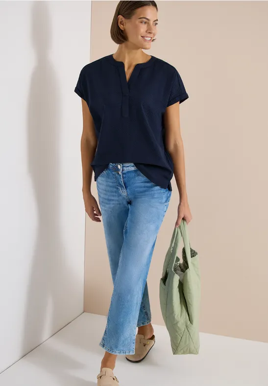 Seersucker-Bluse mit überschnittenen Schultern