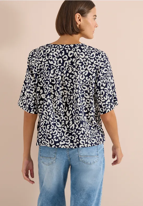 Bluse mit Leopardenmuster und Split-Neck