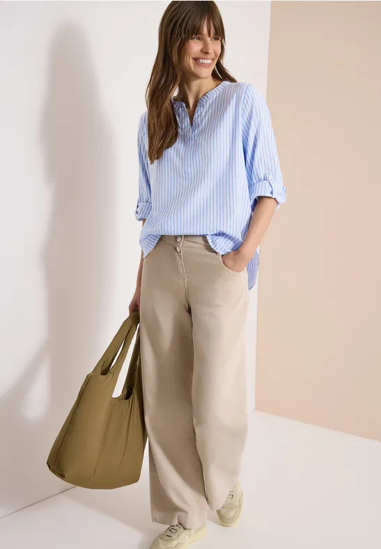 Gestreifte Seersucker-Bluse mit Split-Neck