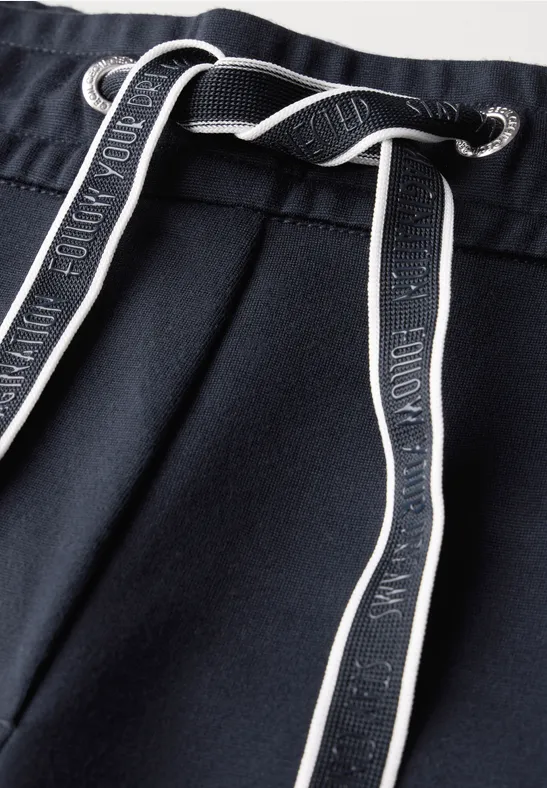 Strukturierte Slim-Fit Freizeithose