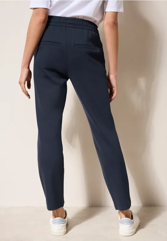 Strukturierte Slim-Fit Freizeithose