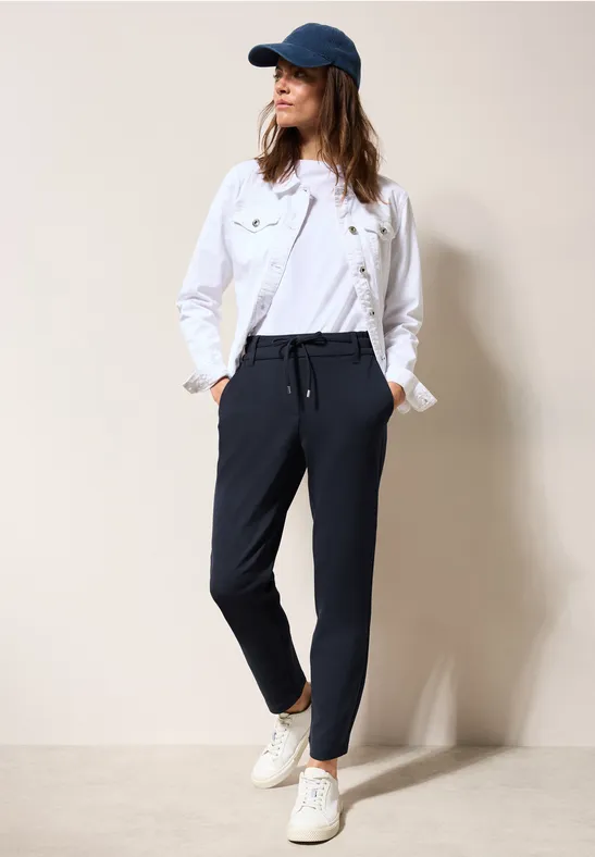 Strukturierte Slim-Fit Freizeithose