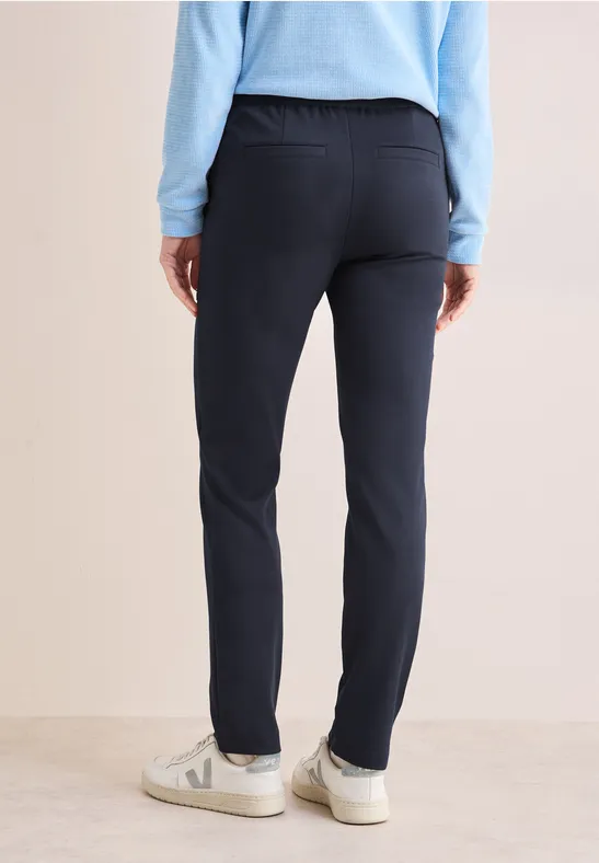 Strukturierte Slim-Fit Freizeithose