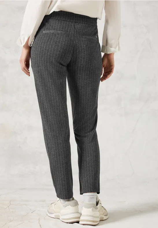 Legere Nadelstreifenhose mit Stretch