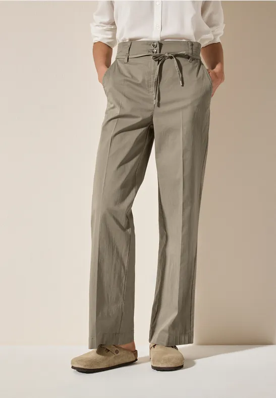 High-Waist-Hose mit weitem Bein und Bindegürtel