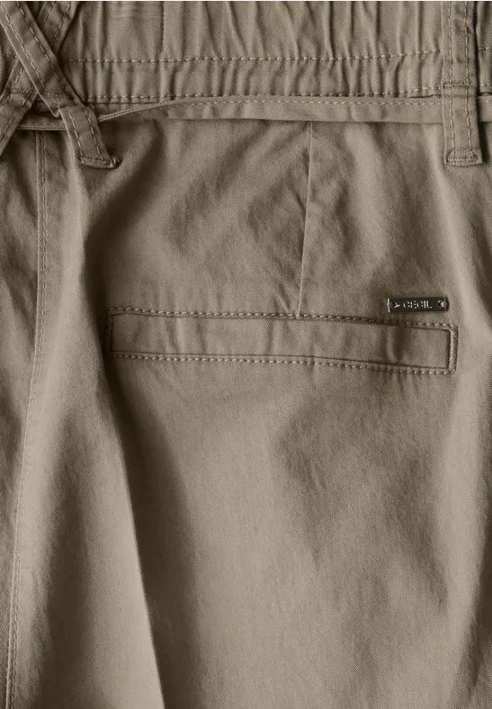 High-Waist-Hose mit weitem Bein und Bindegürtel