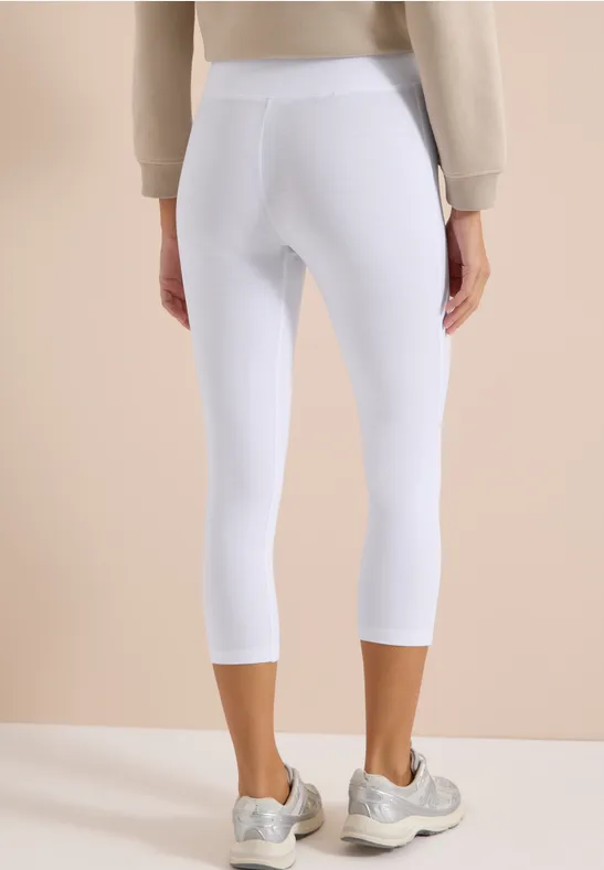 Essenzielle High-Rise Capri Leggings