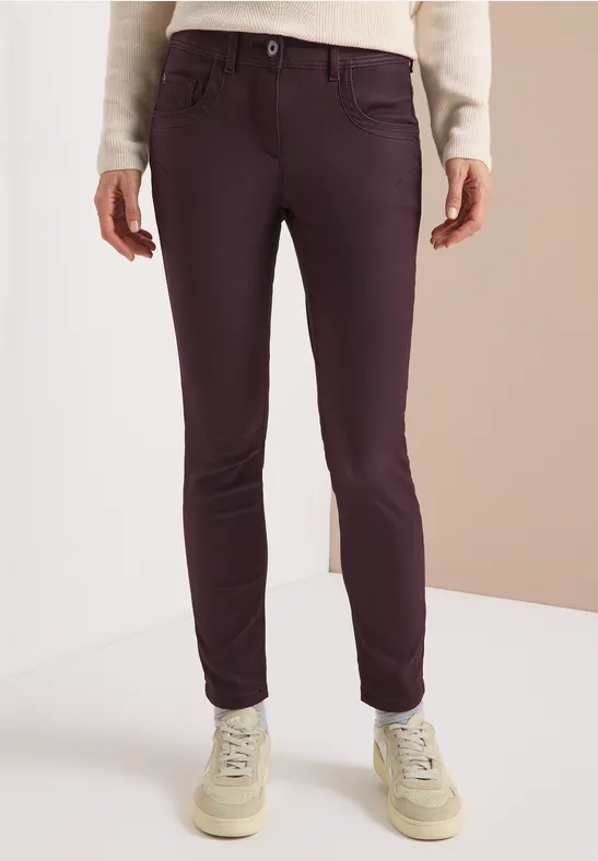 Beschichtete Slim Fit Hose in Lederoptik
