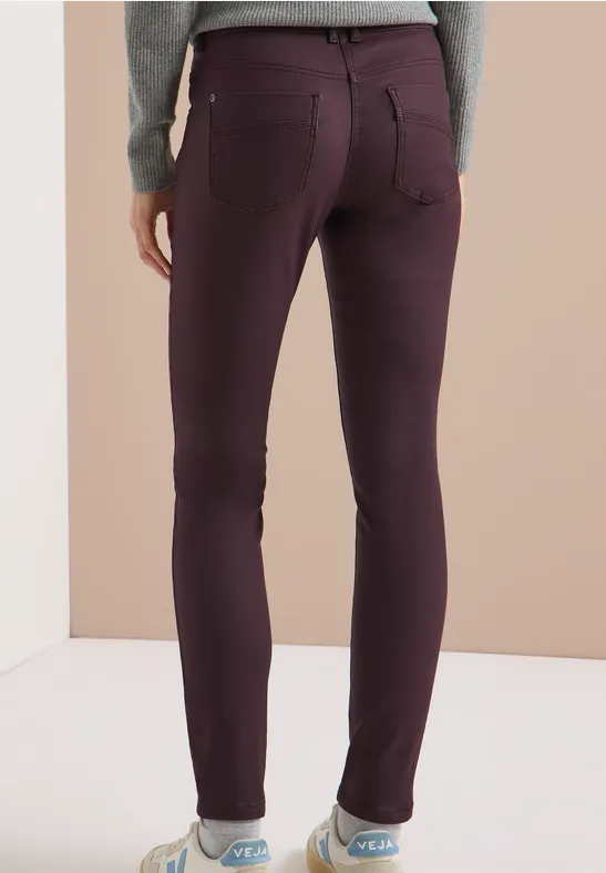 Beschichtete Slim Fit Hose in Lederoptik