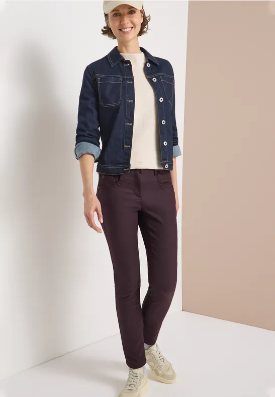 Beschichtete Slim Fit Hose in Lederoptik