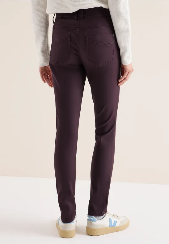 Beschichtete Slim Fit Hose in Lederoptik