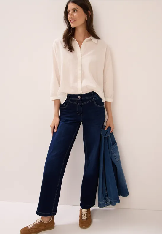 Hoch taillierte Jeans mit weitem Bein