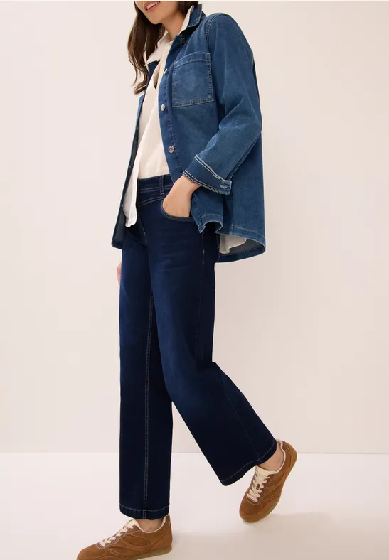 Hoch taillierte Jeans mit weitem Bein
