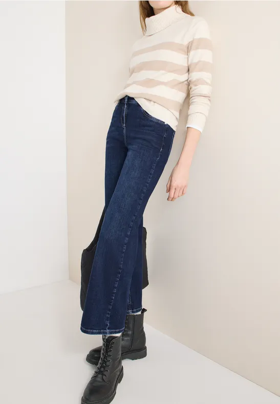 Hoch taillierte Jeans mit weitem Bein