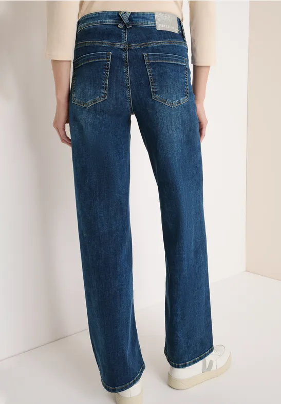 High-Waist Wide-Leg Jeans
