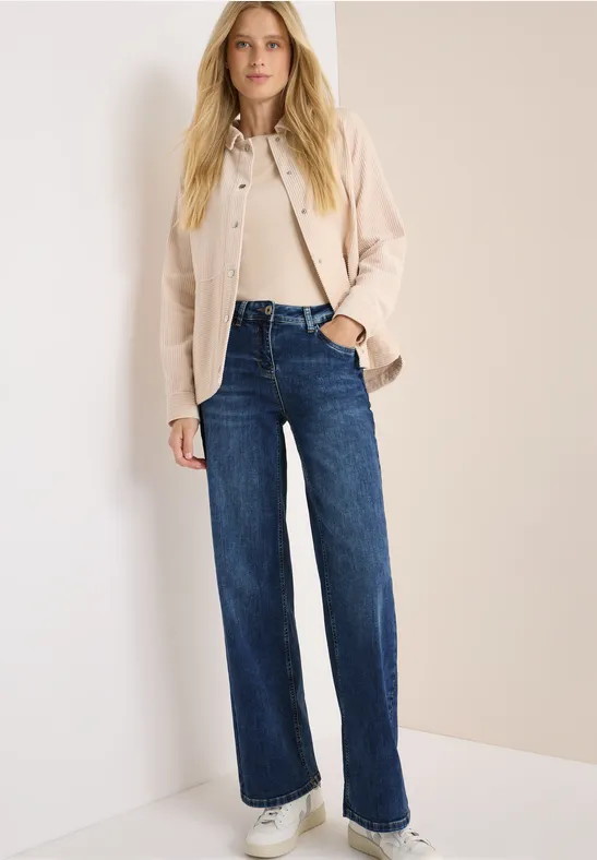 High-Waist Wide-Leg Jeans
