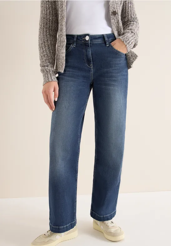 High-Waist Wide-Leg Jeans
