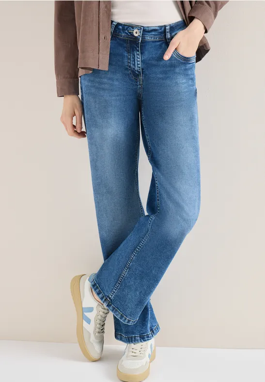 High-Waist Wide-Leg Jeans