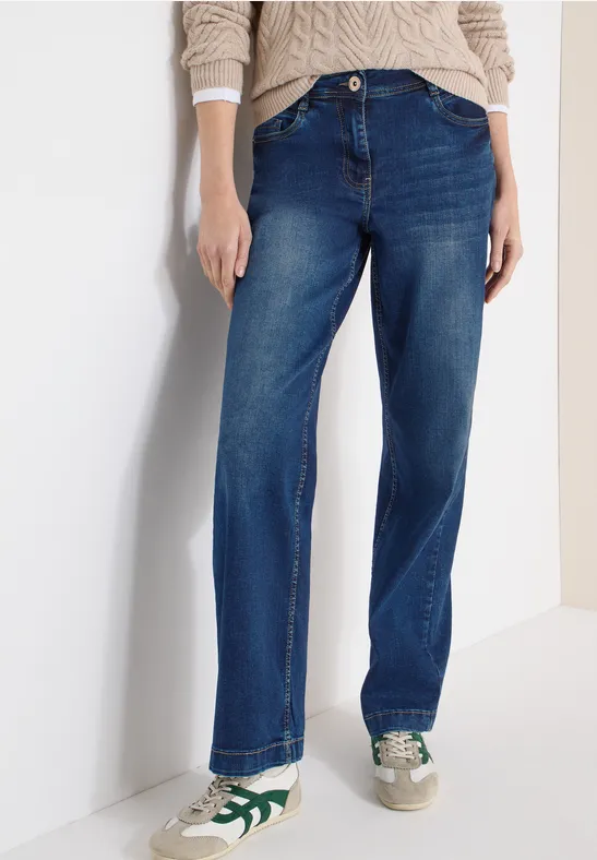 High-Waist Wide-Leg Jeans