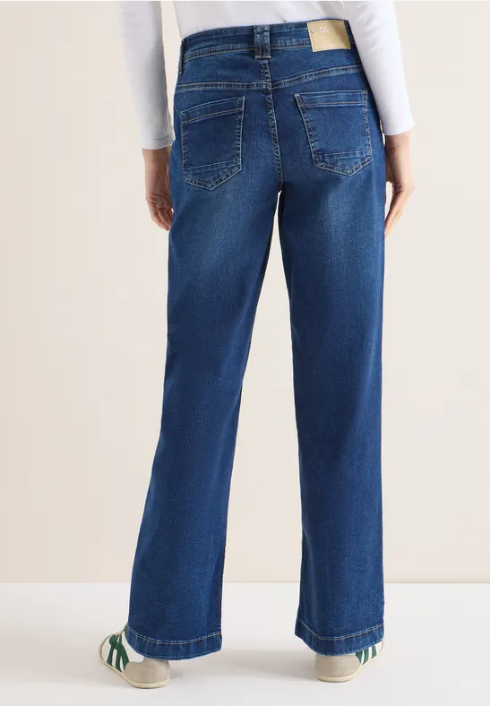 High-Waist Wide-Leg Jeans