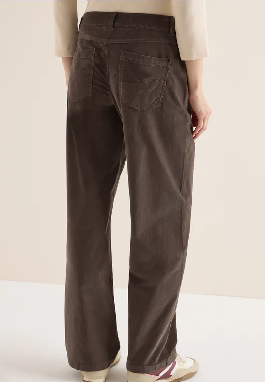 Weit geschnittene Cordhose mit hohem Bund