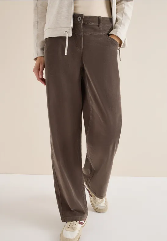 Weit geschnittene Cordhose mit hohem Bund