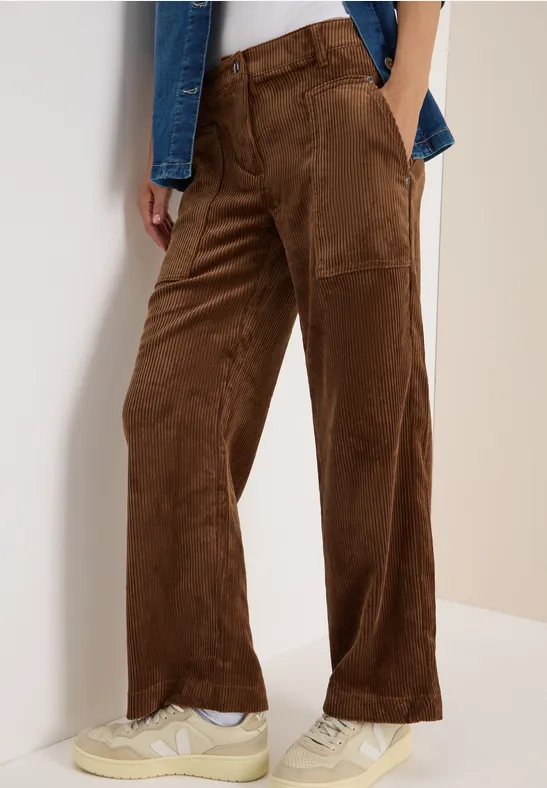 Weit geschnittene Cordhose mit hohem Bund
