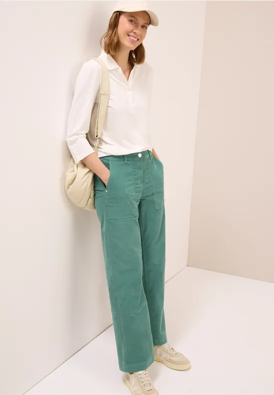 Weite Cordhose mit hohem Bund