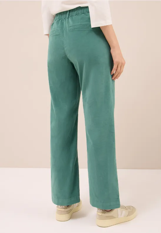 Weite Cordhose mit hohem Bund