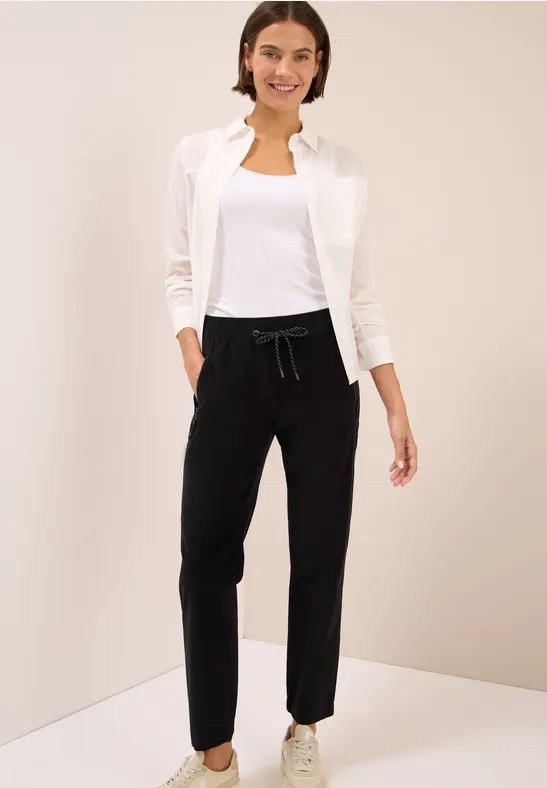 Cordhose im schmalen Casual Fit