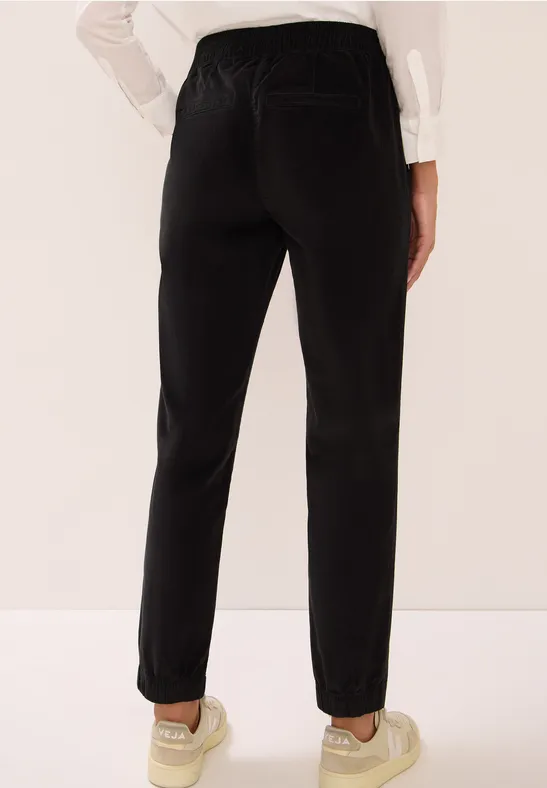 Cordhose im schmalen Casual Fit