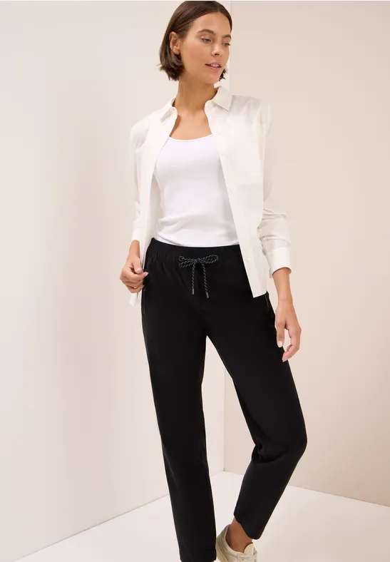 Cordhose im schmalen Casual Fit