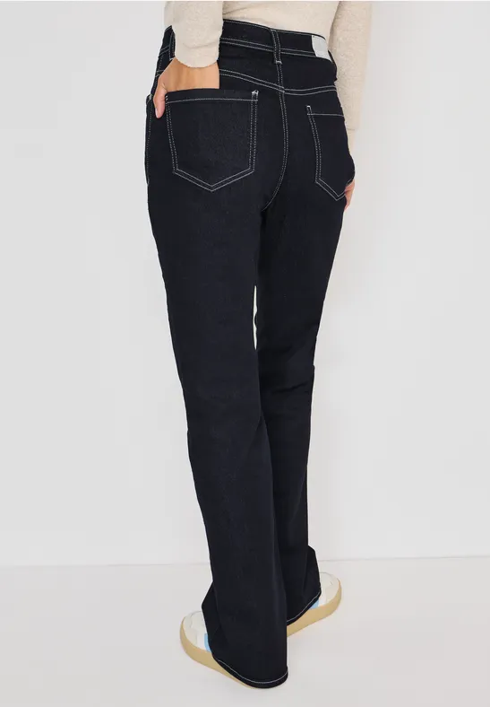 Rinsed Bootcut-Jeans mit hohem Bund