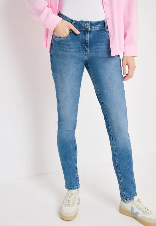 Casual Mid-Rise Straight-Cut