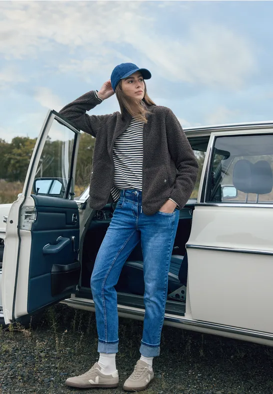Casual Mid-Rise Straight-Cut