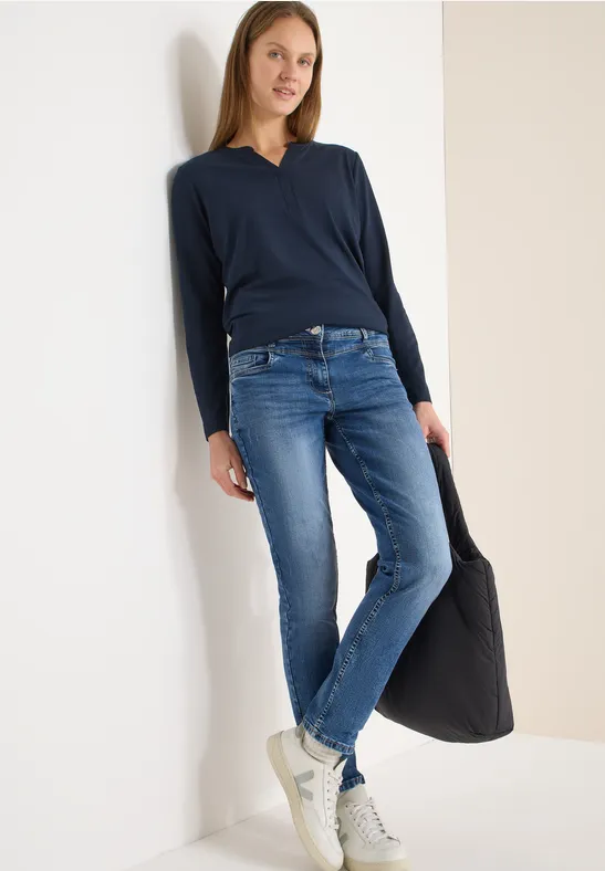 Casual Mid-Rise Straight-Cut